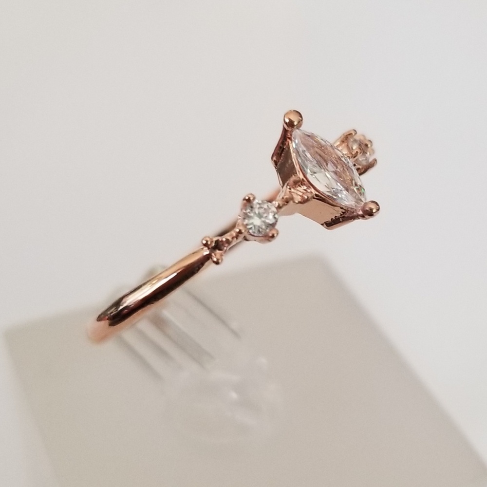 HOST PICK!!!🌹Rose Gold Marquise Ring - Picture 3 of 7